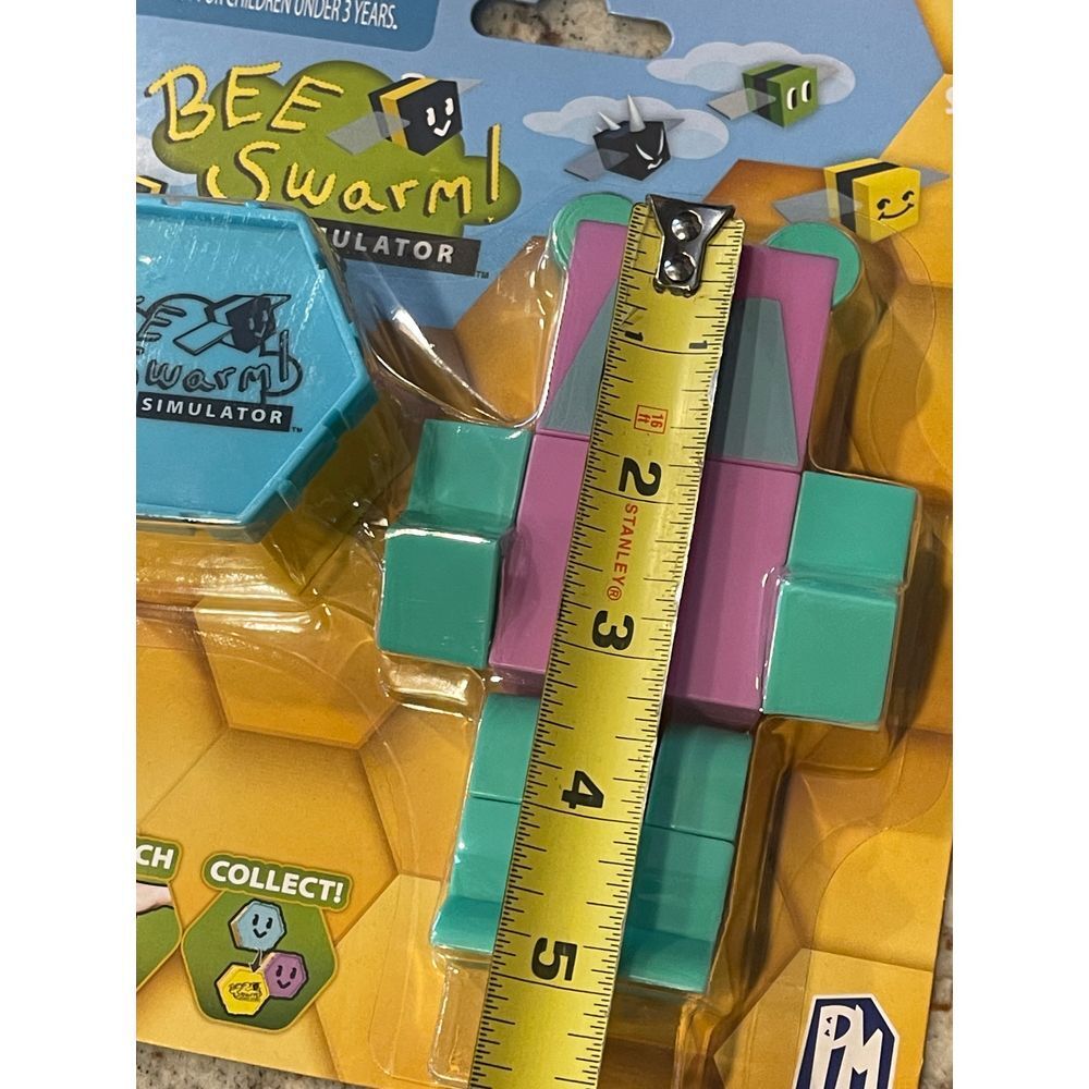 Bee Swarm Simulator Series 1 Gummy Bear Action Figure Pack – New in Box - Picture 6 of 8